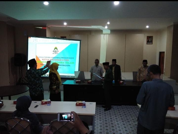 PELANTIKAN KAPRODI  PRODI TERTUA DI IAIN MADURA (PRODI PENDIDIKAN AGAMA ISLAM ) S1 FAKULTAS TARBIYAH IAIN MADURA