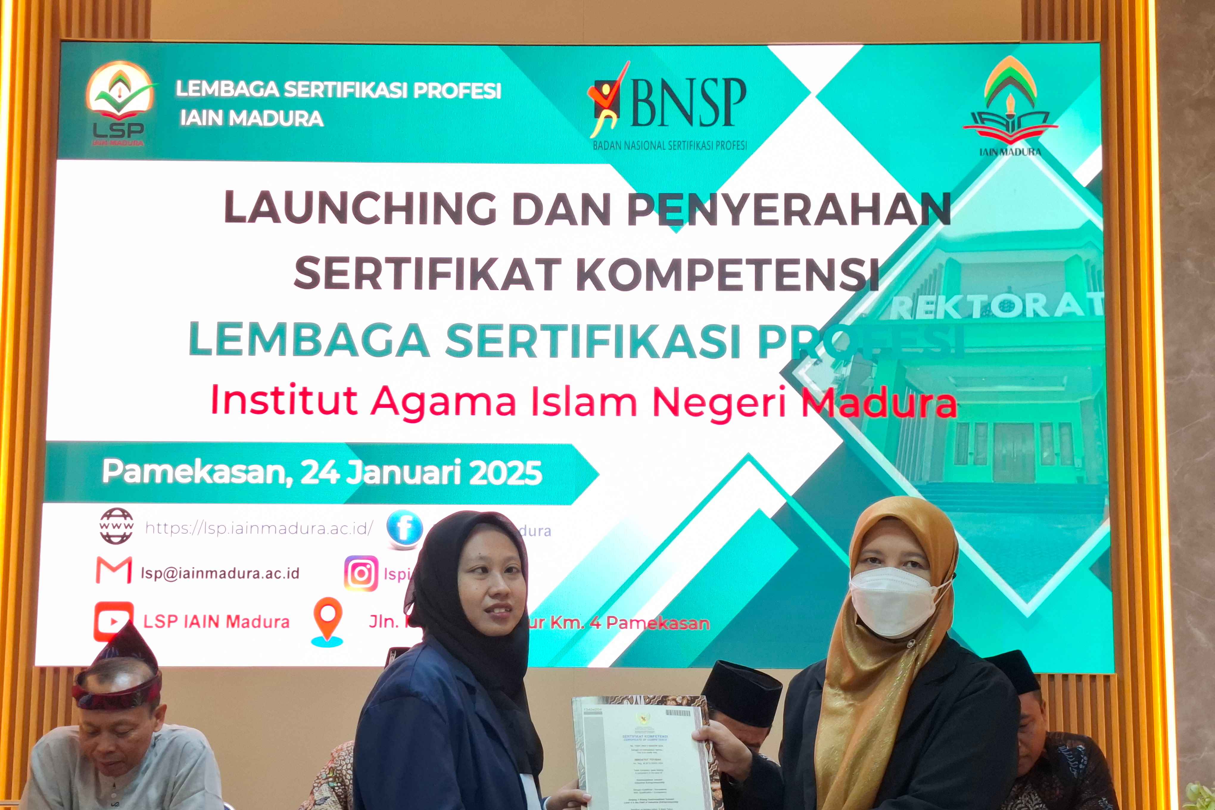 Tingkatkan Daya Saing, Mahasiswa PAI Terima Sertifikat Kompetensi BNSP  Skema Kewirausahaan Industri