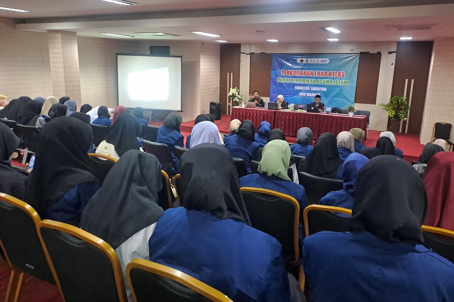 Sosialisasi Pengajuan Judul Skripsi dan Pelatihan Manajemen Referensi Digital dalam PLK Mata Kuliah Islamic Digital: Optimalisasi Mendeley dan Zotero untuk Meningkatkan Literasi Keagamaan dalam Karya Ilmiah Mahasiswa Prodi PAI Angkatan 2022