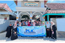Mahasiswa PAI UIN Madura Jelajahi warisan Islam melalui Pembelajaran Bahasa Inggris di Pasarean Batu Ampar.