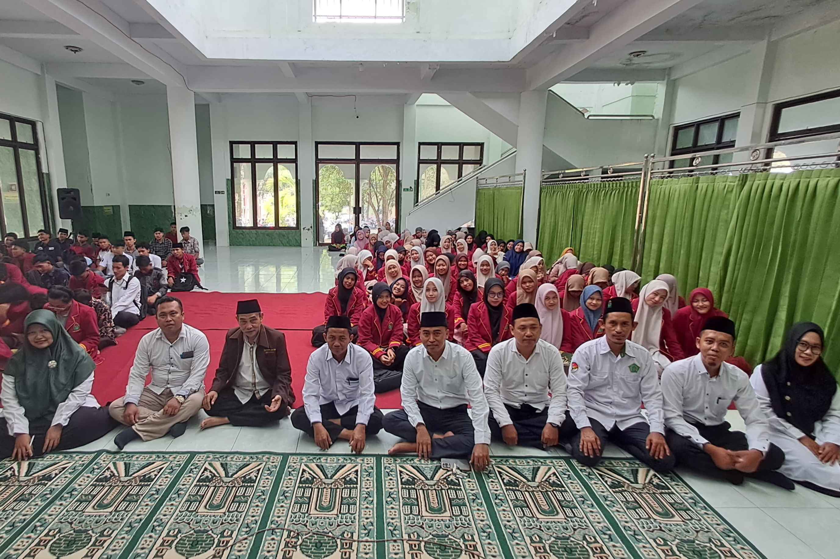 Internalisasi Nilai Profetik melalui Khotmil Quran, Istighotsah, dan PLK Pendidikan Profetik dalam Menyambut Perkuliahan Semester Genap Prodi PAI 2025/2026