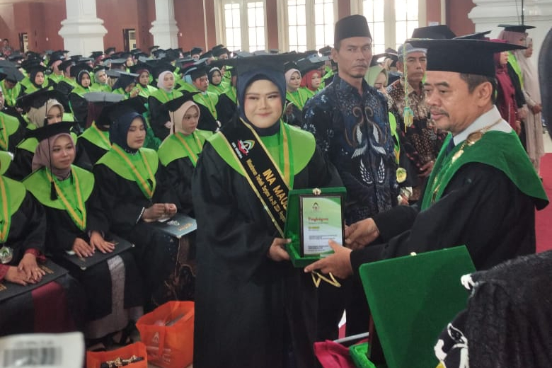 Mengenal Lebih Dekat Wisudawan Terbaik PAI 2024 : Perjalanan Sukses Ina Maulani, S.Pd.