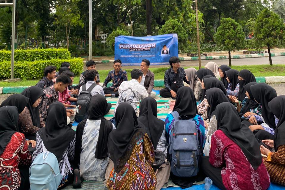 Belajar Sikap Inklusif di Tengah Keragaman: Mahasiswa PAI Gelar PLK Pendidikan Multikultural dan Moderasi Beragama di Arek Lancor