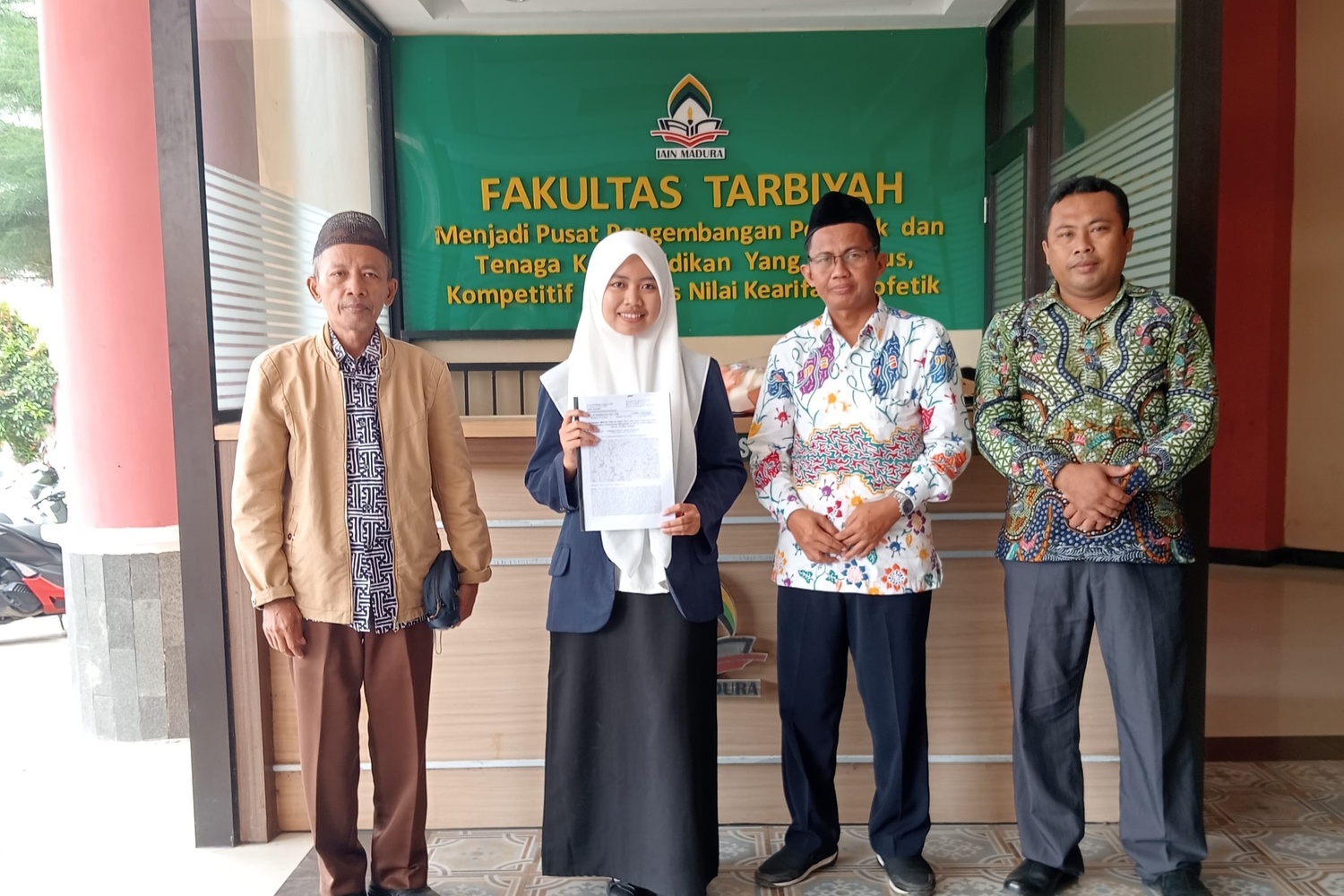 Peraih Beasiswa Djava Scholarship: Khafidatul Kiftiyah Buktikan Kesuksesan Akademik Lulus Jalur Artikel Ilmiah